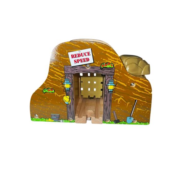Thomas The Train Wooden Railway, FOSSIL DIG, MOUNTAIN TUNNEL, Learning Curve - Picture 1 of 8